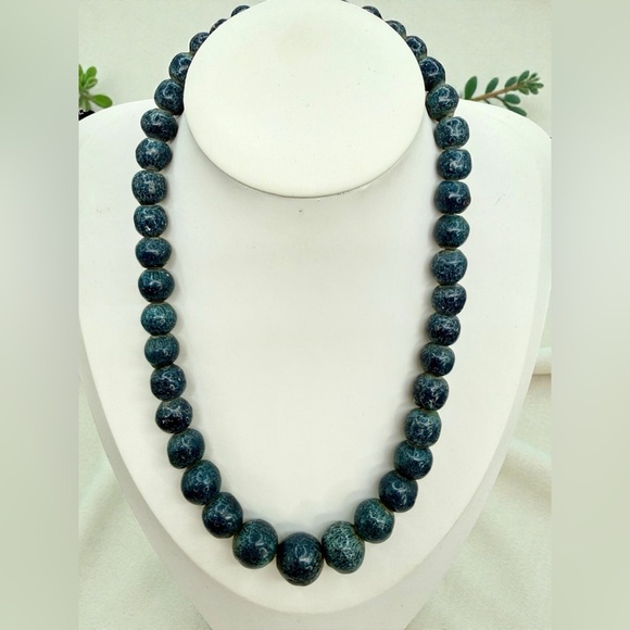 Vintage Blue Sponge Coral Graduated Necklace 16” Barrel Clasp 53.6g - Picture 3 of 17